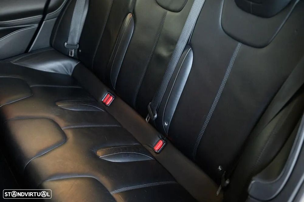 Tesla Model S - 25