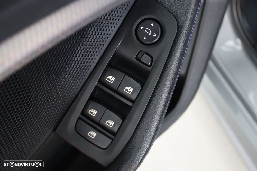 BMW 116 d Pack Desportivo M Auto - 16