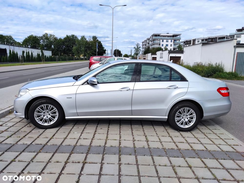 Mercedes-Benz Klasa E 200 BlueEFFICIENCY Elegance - 3