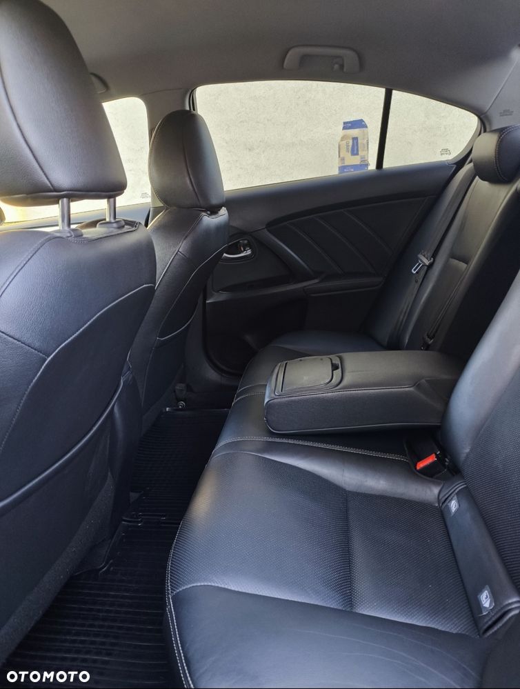 Toyota Avensis 2016 photo 5