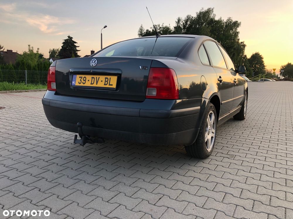 Volkswagen Passat 2.3 V5 Highline - 6
