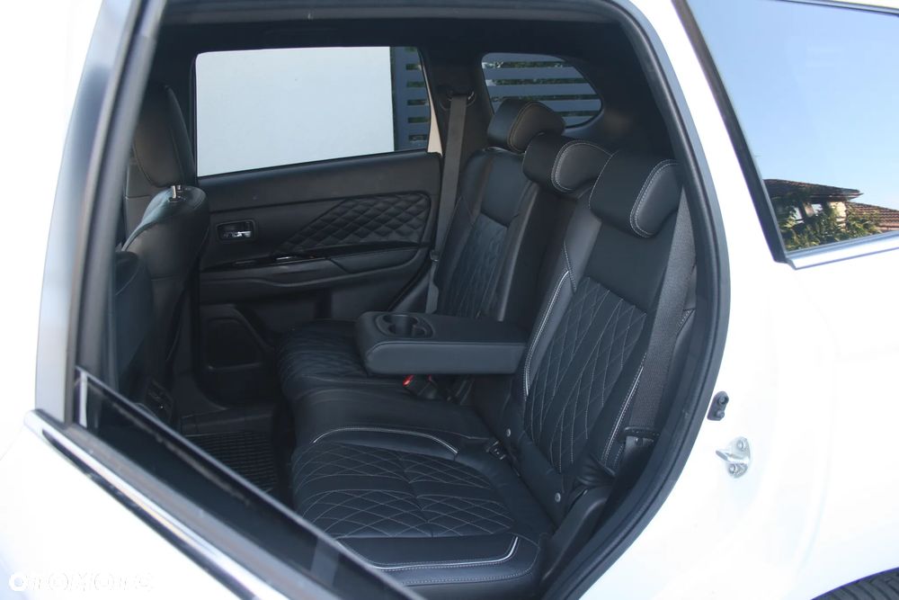 Mitsubishi Outlander - 18