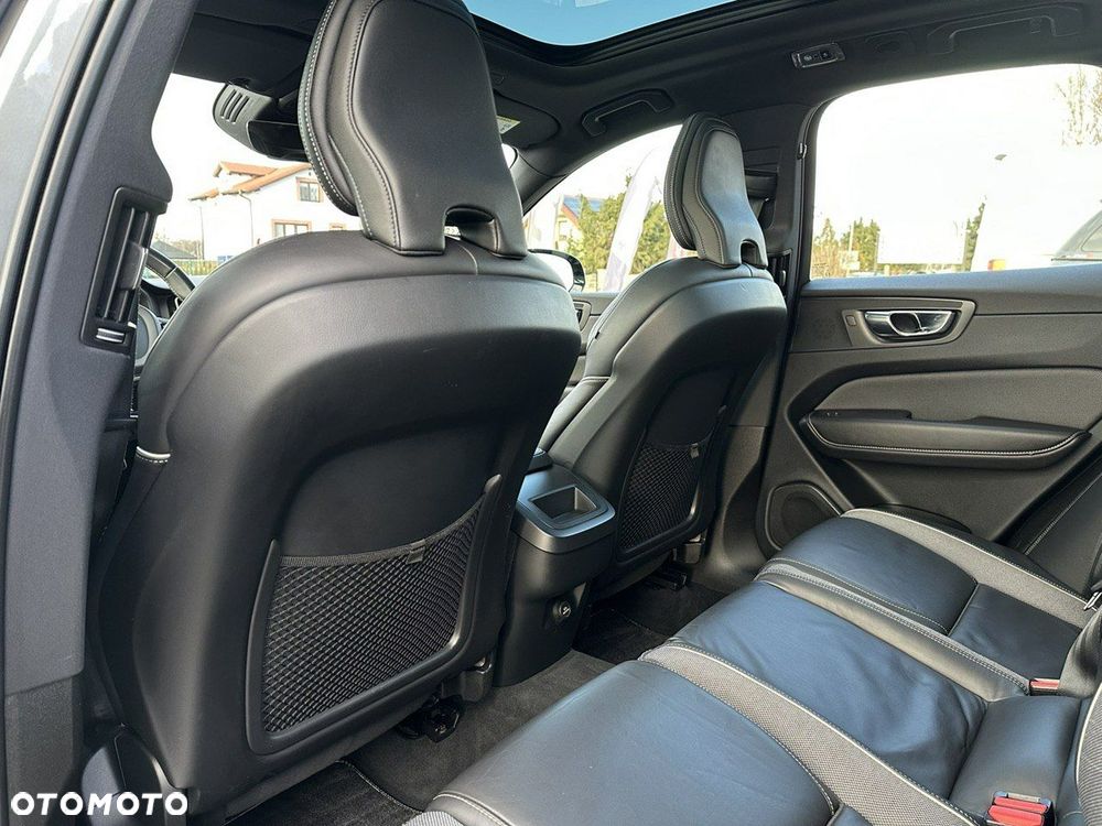 Volvo XC 60 D4 R-Design - 24