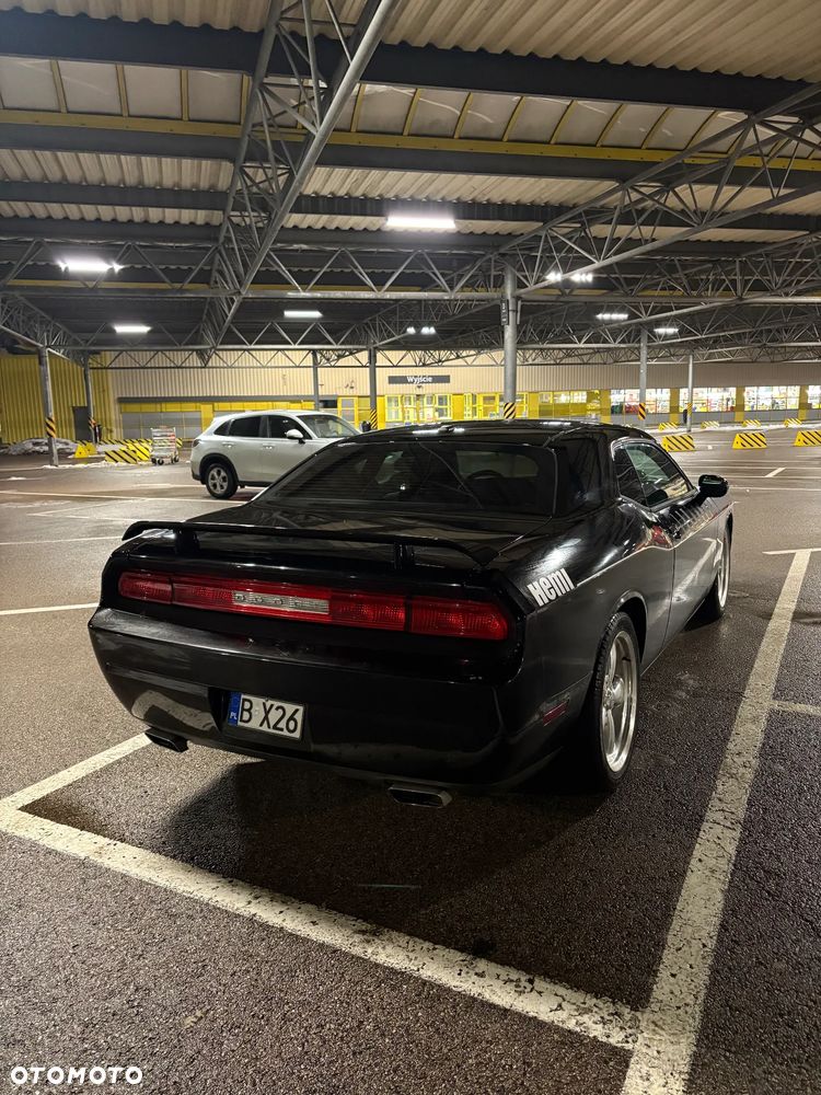 Dodge Challenger - 5