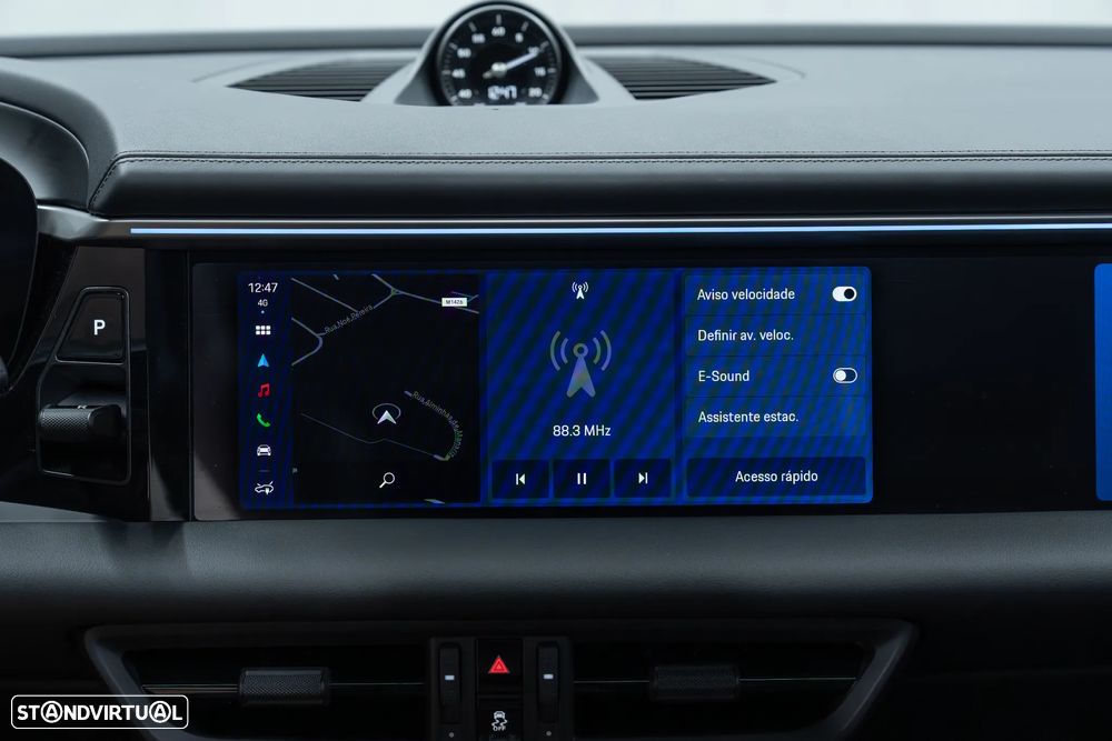 Porsche Macan Electric 4 - 38