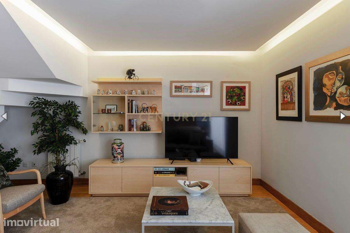 Exclusividade, Conforto e Design Contemporâneo: T3 Duplex no Último An - Grande imagem: 2/21