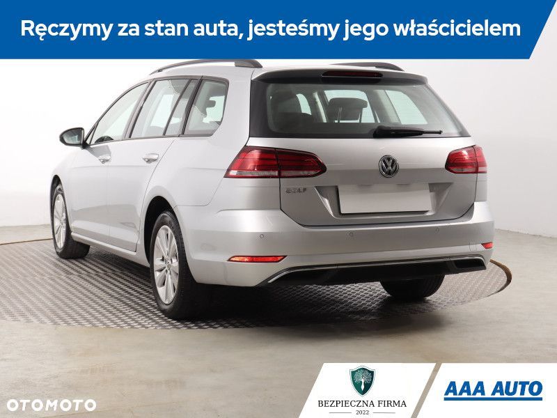 Volkswagen Golf - 5