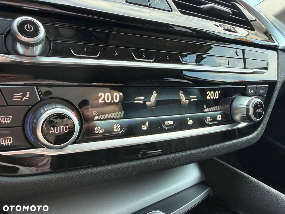 BMW Seria 5 530e xDrive Luxury Line sport - 27