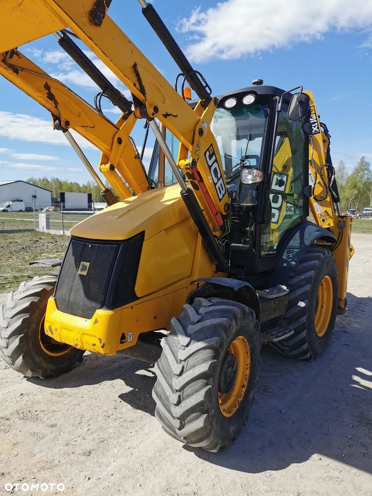 JCB 3CX Powershift - 12