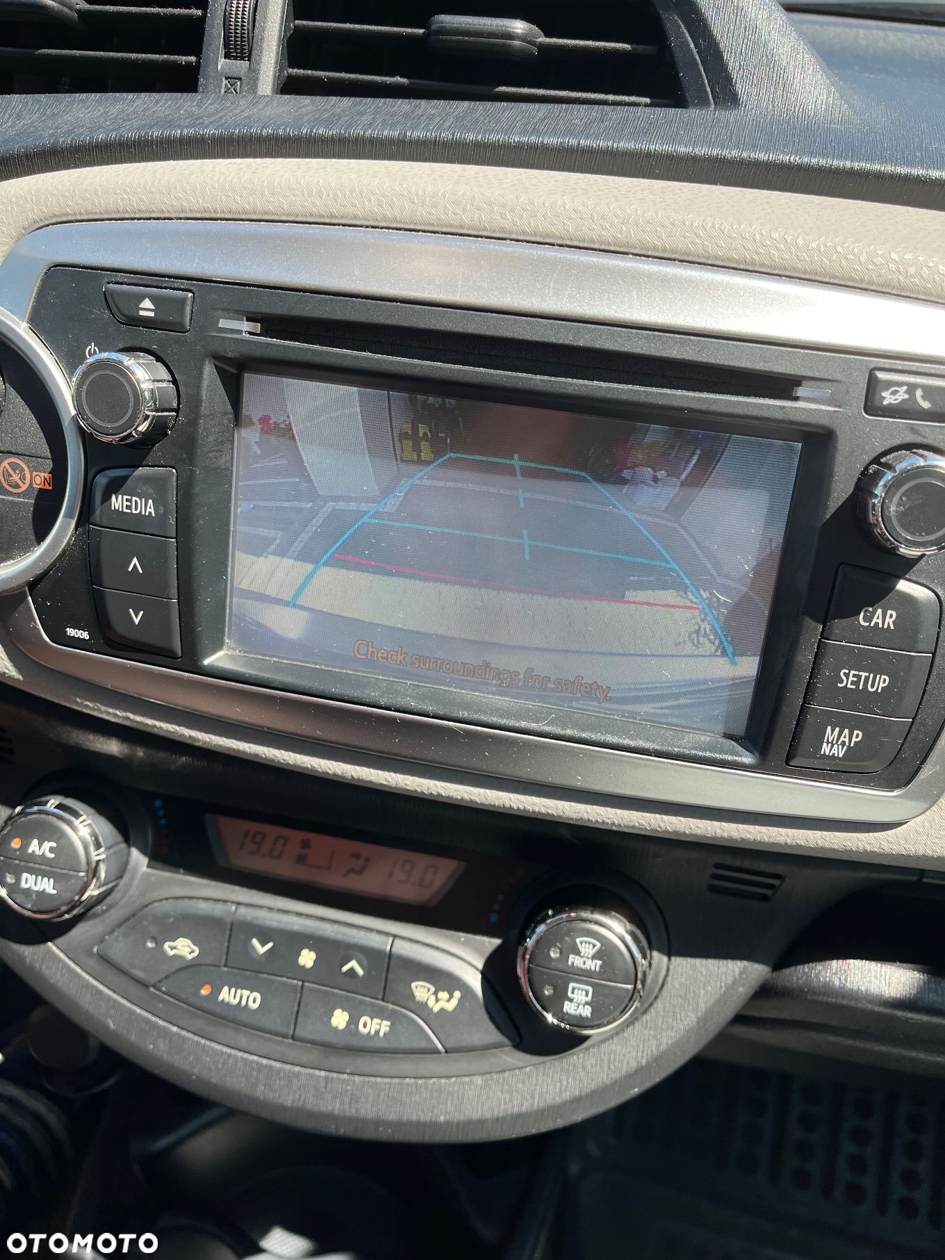 Toyota Yaris 1.0 VVT-i - 10