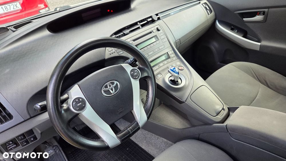 Toyota Prius 1.8 HSD Life - 13
