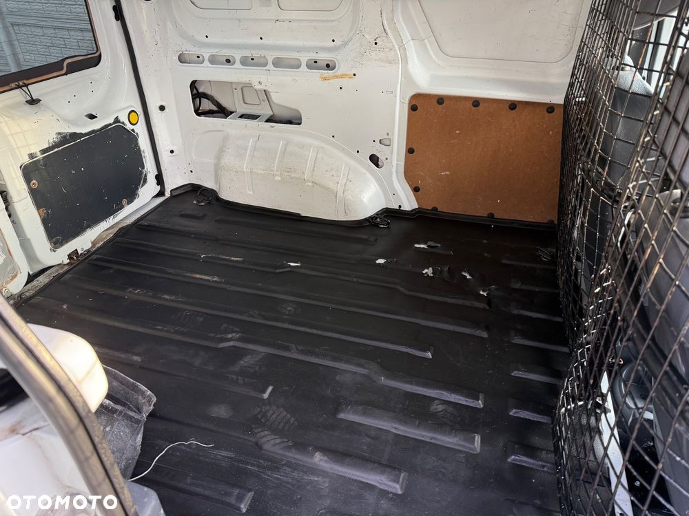 Ford Transit Connect - 25
