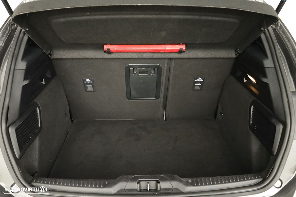 Ford Focus 1.0 EcoBoost MHEV ST-Line X - 24