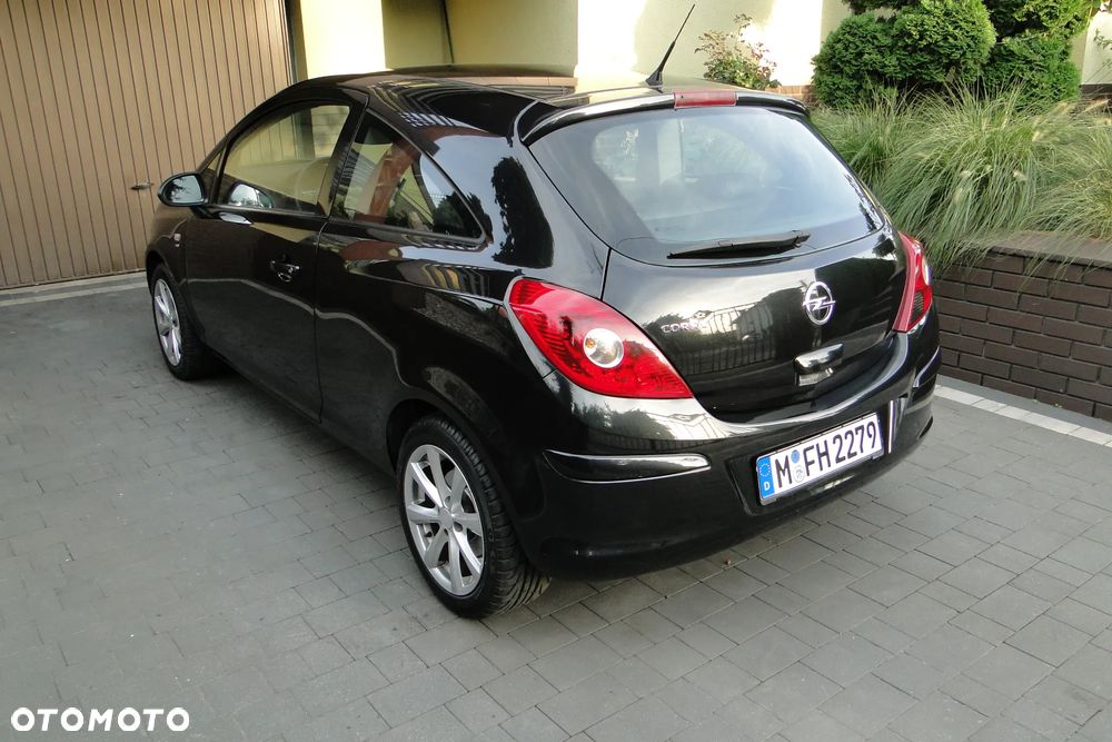 Opel Corsa 1.4 16V EcoFLEX Start-Stop 150 Jahre - 4