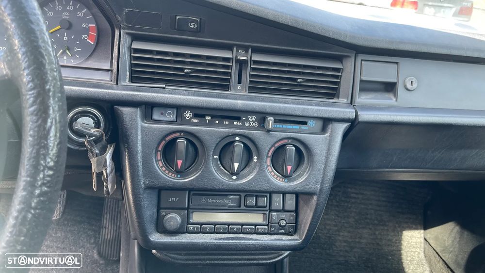 Mercedes-Benz 190 E 2.3 - 15