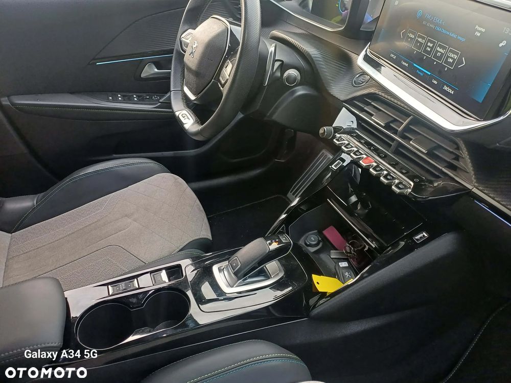 Peugeot 208 - 12