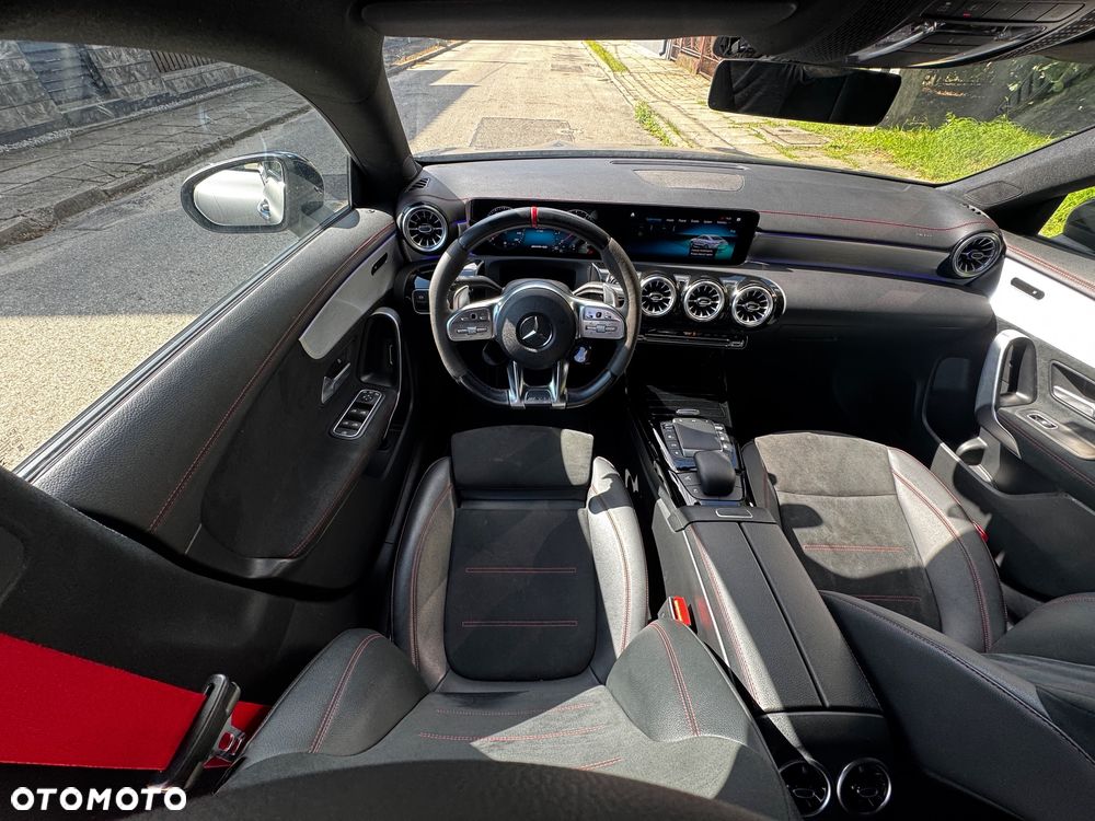 Mercedes-Benz CLA - 10