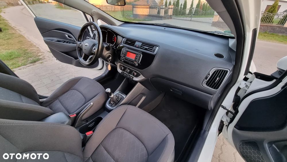 Kia Rio 1.2 Dream Team Edition - 37