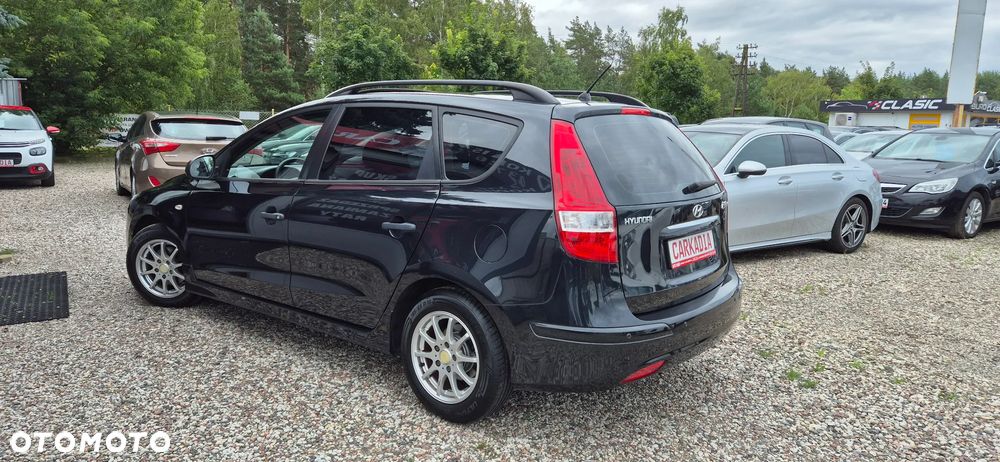 Hyundai i30 1.6 Classic + World Cup - 3