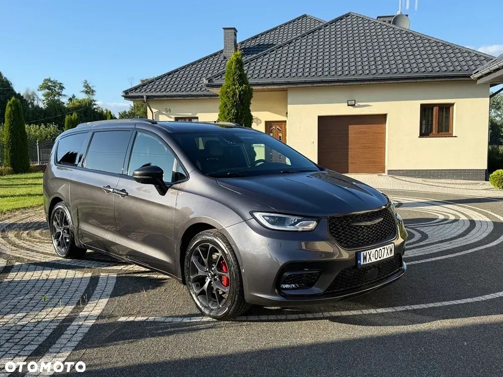 Chrysler Pacifica - 17