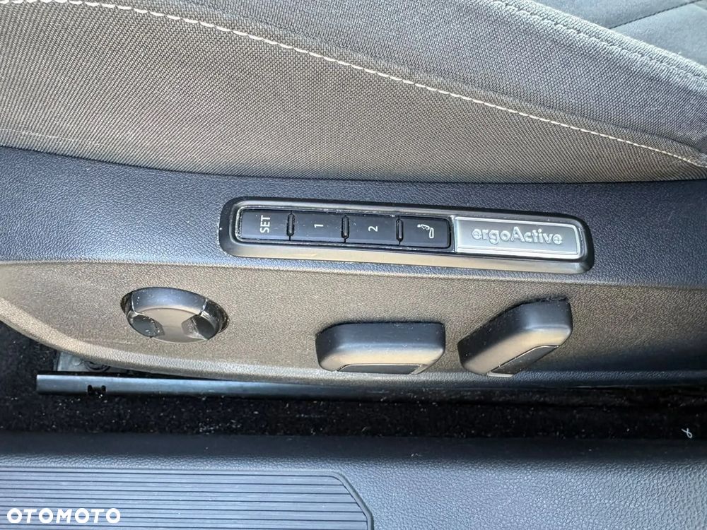 Volkswagen Golf 2.0 TDI SCR Life - 14