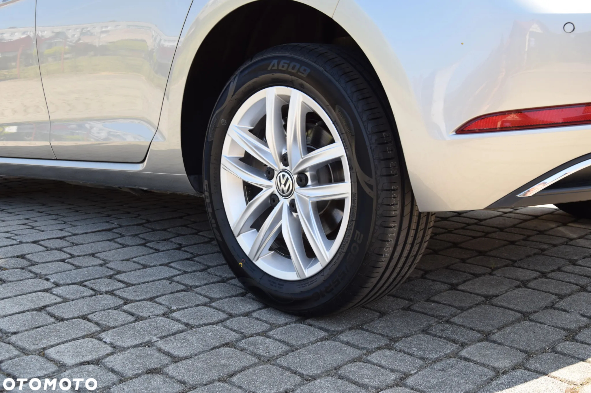 Volkswagen Golf - 14