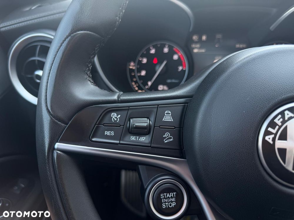 Alfa Romeo Stelvio 2.0 Turbo 16V AT8-Q4 B-Tech - 23