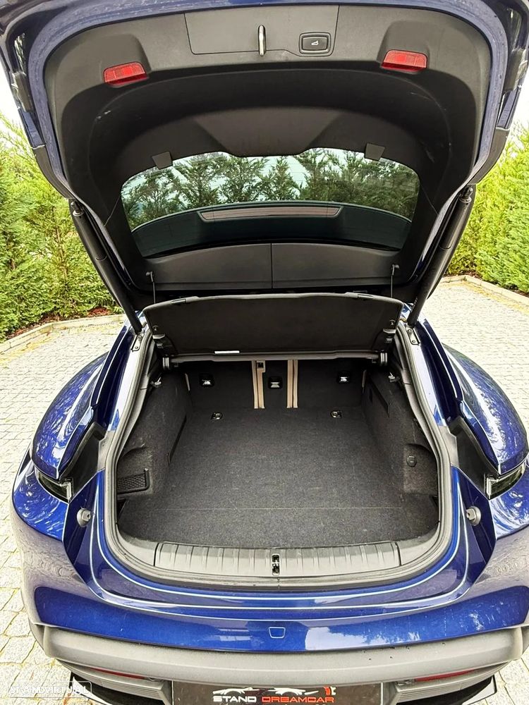 Porsche Taycan Cross Turismo 4 - 28