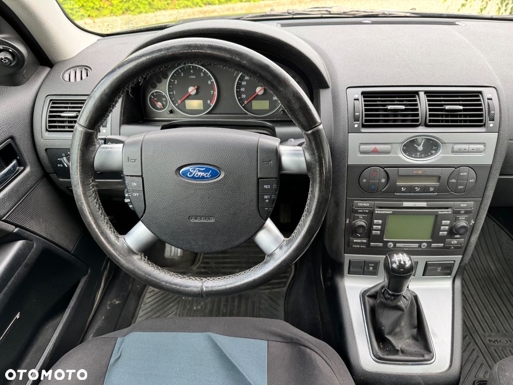 Ford Mondeo - 22