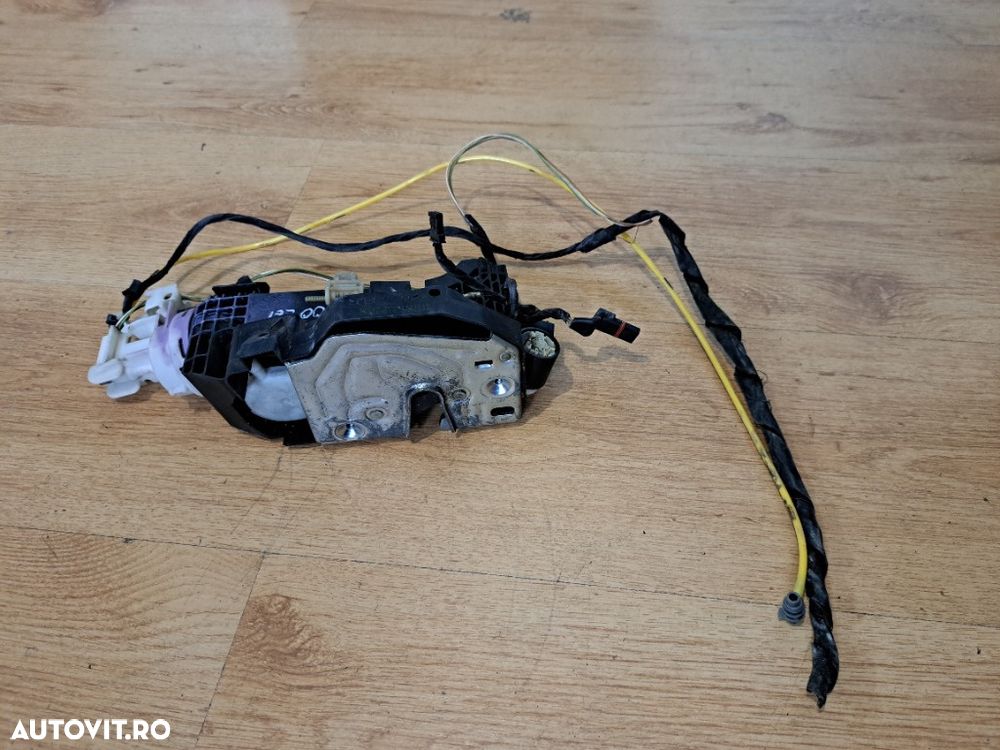 Broasca Usa Stanga Fata Mercedes-Benz S-Class W220 (1998 - 2005) Originala din Dezmembrari - 4