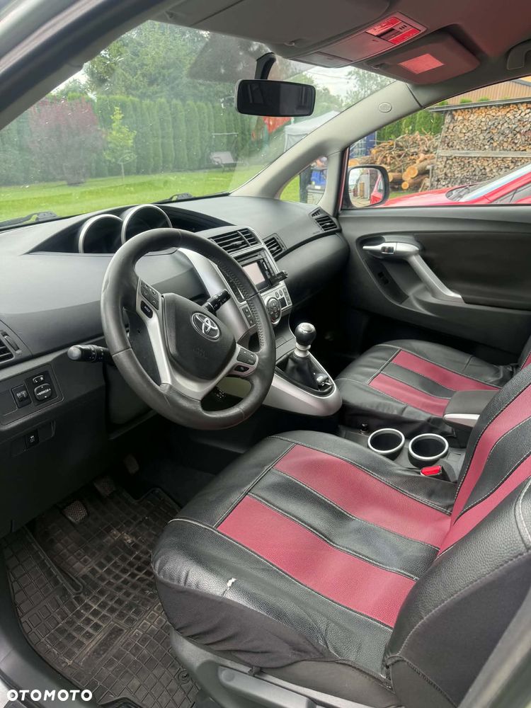 Toyota Verso 2011
