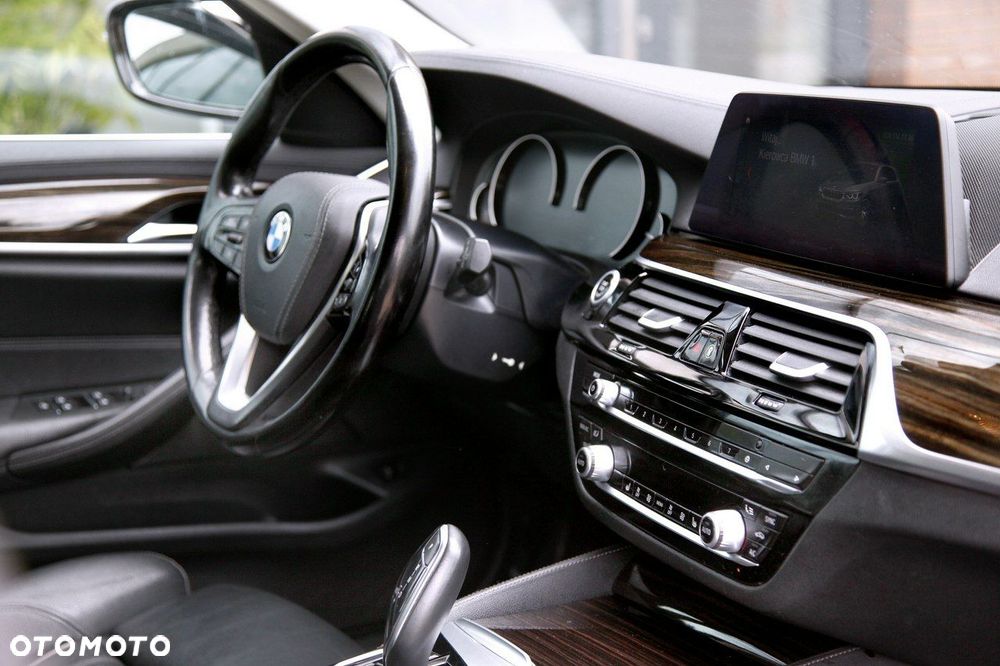 BMW Seria 5 520d xDrive Luxury Line - 11