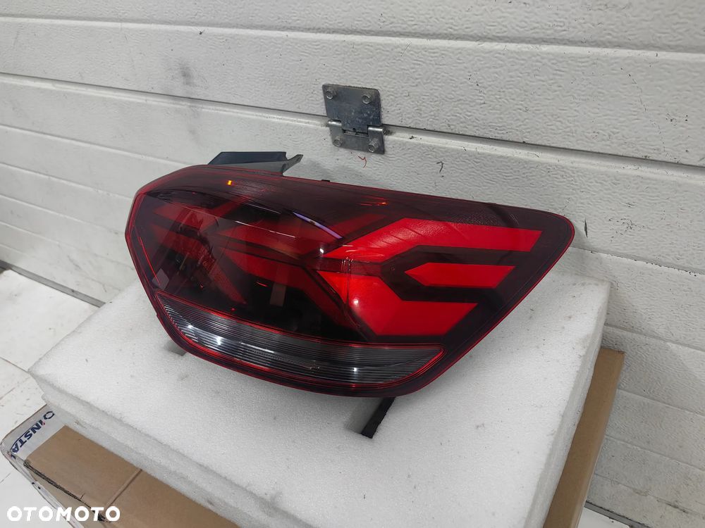 Lampa tylna prawa Dacia Sandero III - 2