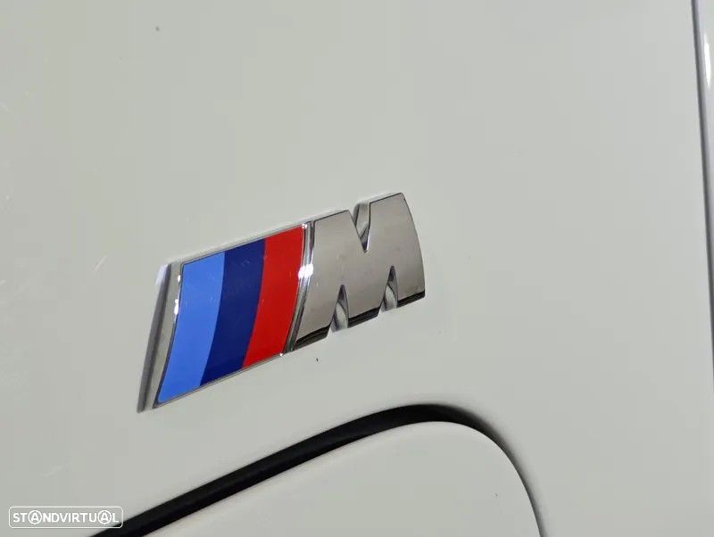 BMW 320 e Pack Desportivo M Auto - 16