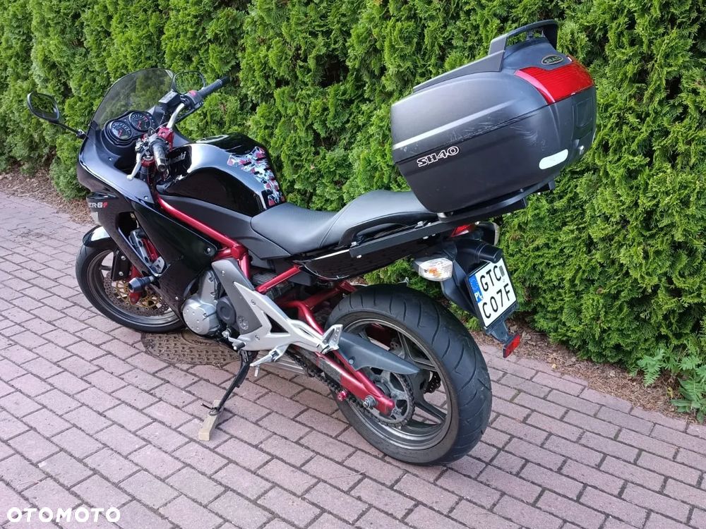 Kawasaki ER - 8