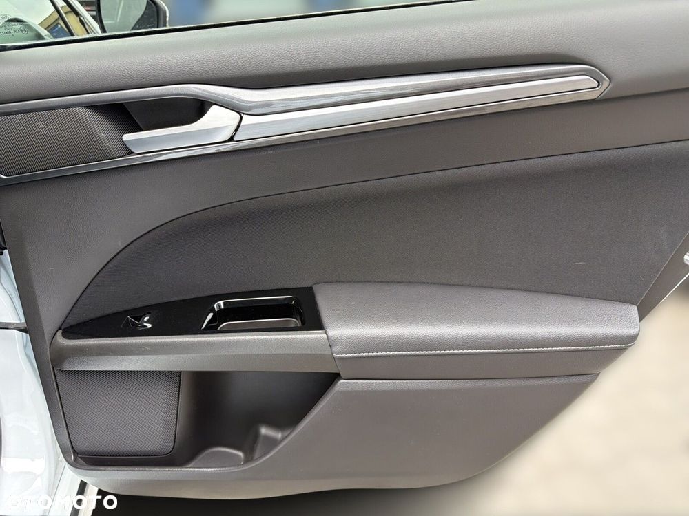Ford Mondeo - 33