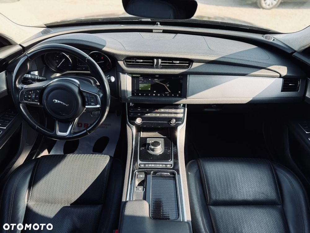 Jaguar XF 2.0 i4D Prestige - 24