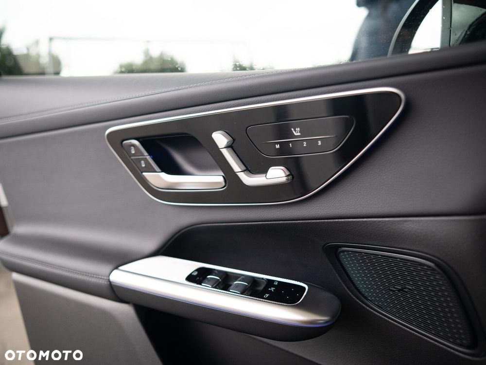 Mercedes-Benz GLC - 25
