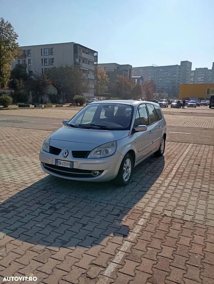 Renault Scenic - 1