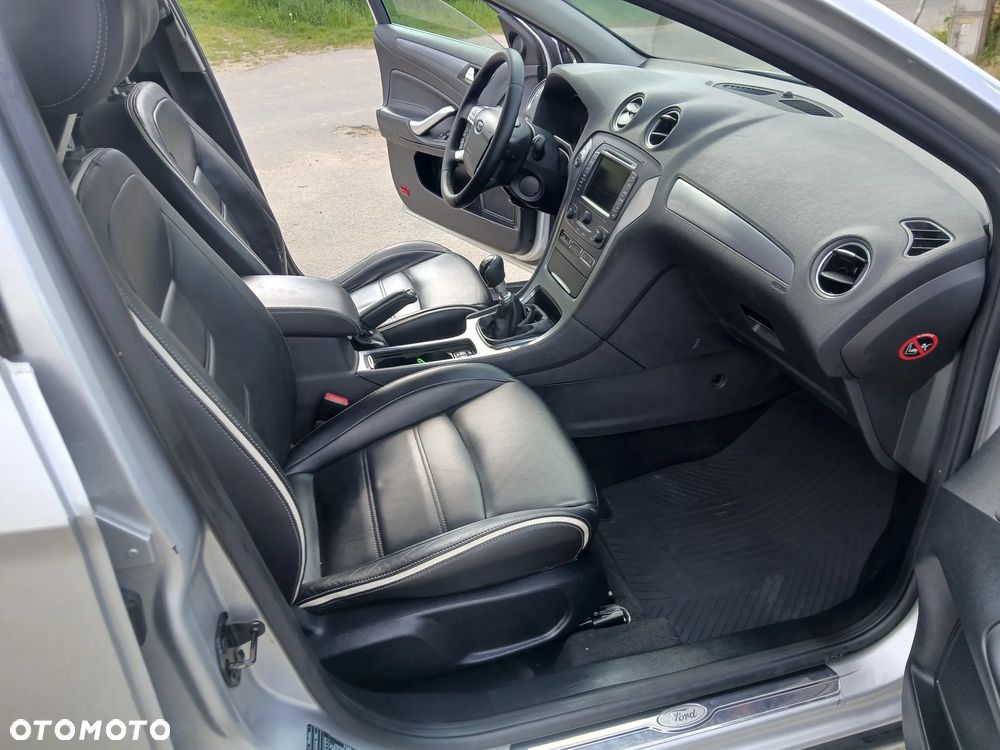 Ford Mondeo 2.0 TDCi Titanium X - 16