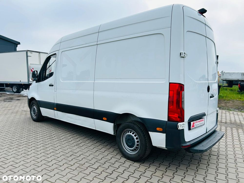 Mercedes-Benz Sprinter - 5