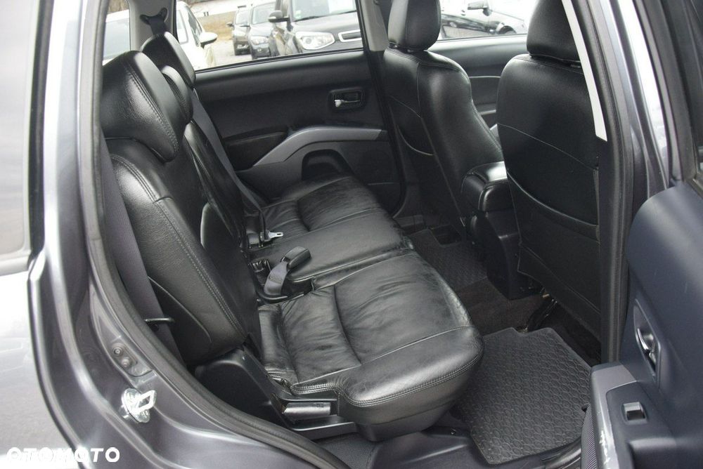 Mitsubishi Outlander 2.0 DI-D 4WD Inform - 17