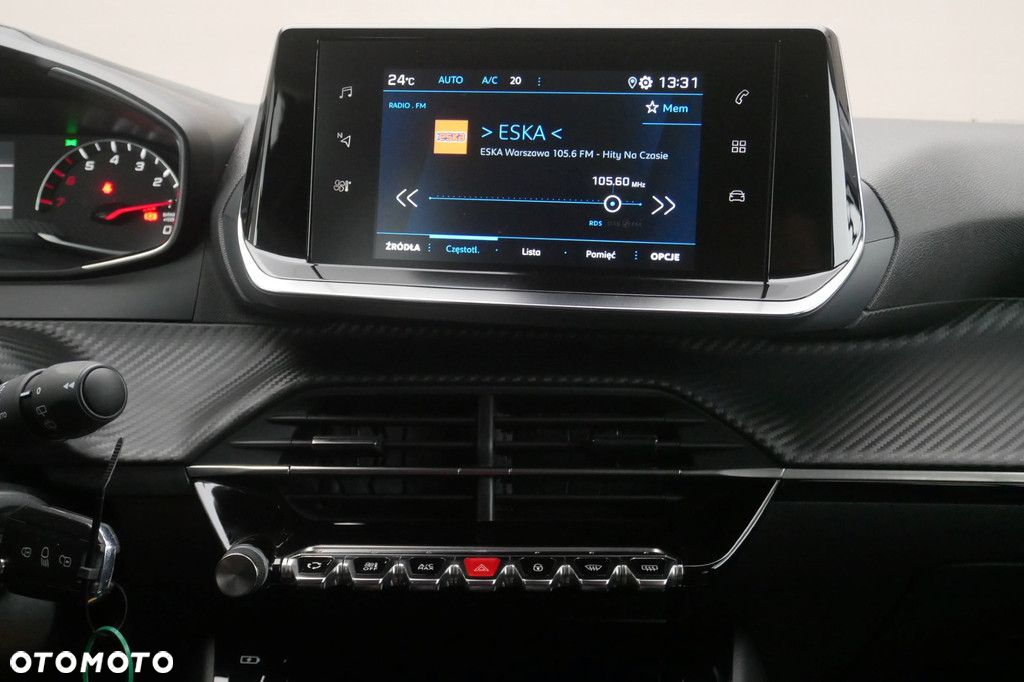 Peugeot 208 - 10