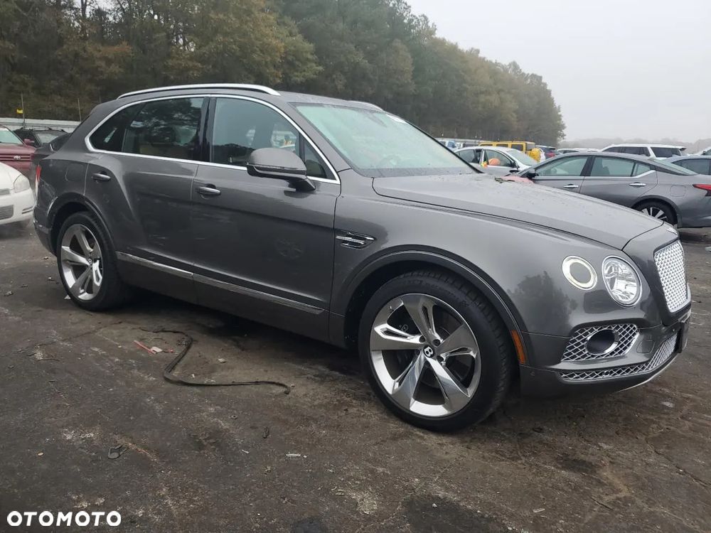 Bentley Bentayga - 3