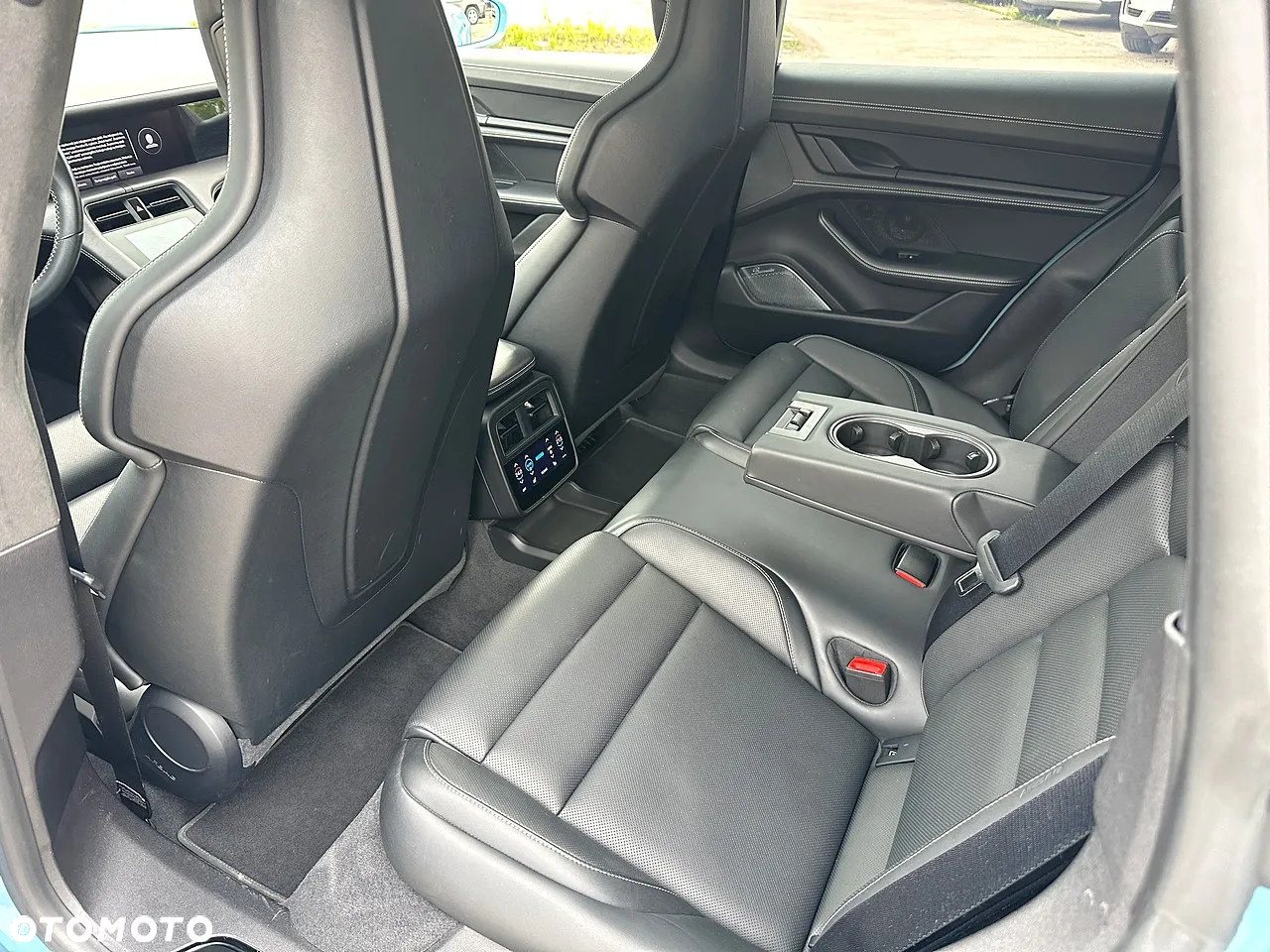 Porsche Taycan Turbo Cross Turismo - 7