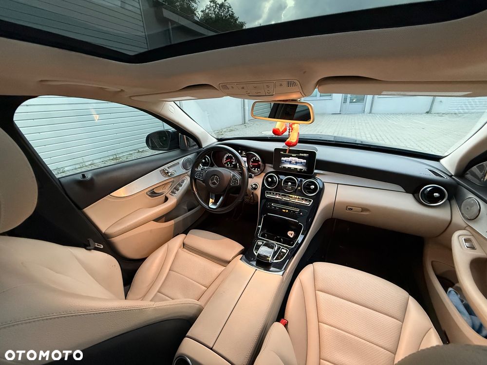 Mercedes-Benz Klasa C 300 7G-TRONIC - 22