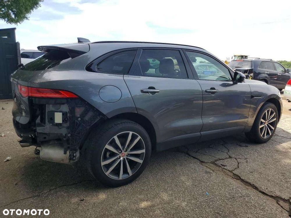 Jaguar F-Pace - 5