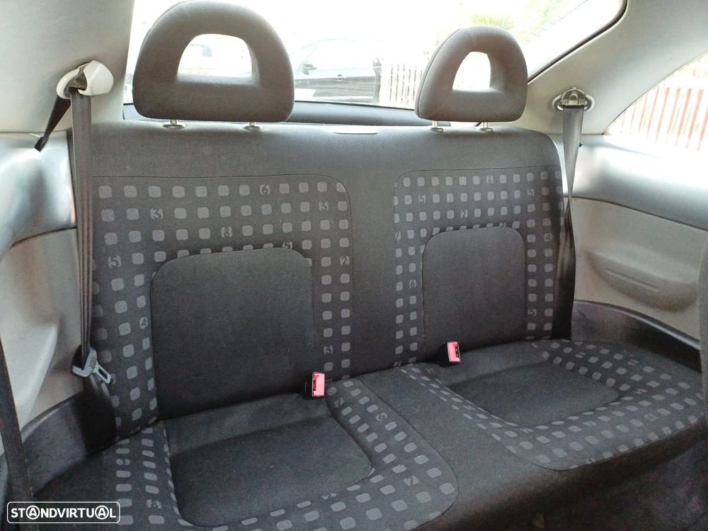 VW New Beetle 1.4 - 8