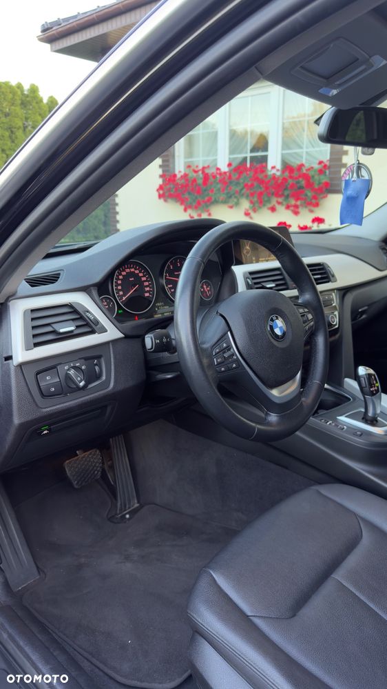 BMW Seria 3 320d Sport Line - 7