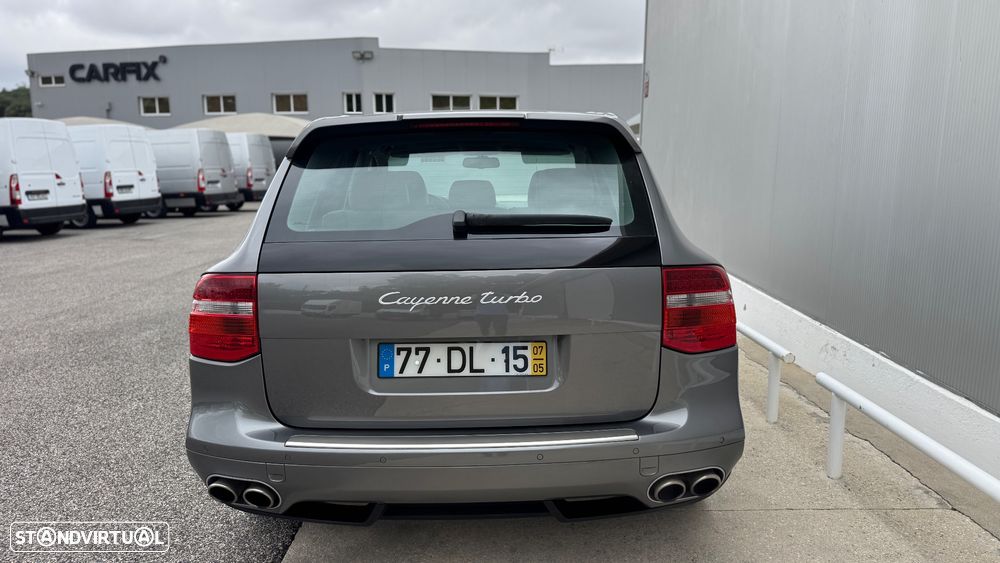 Porsche Cayenne Turbo - 11
